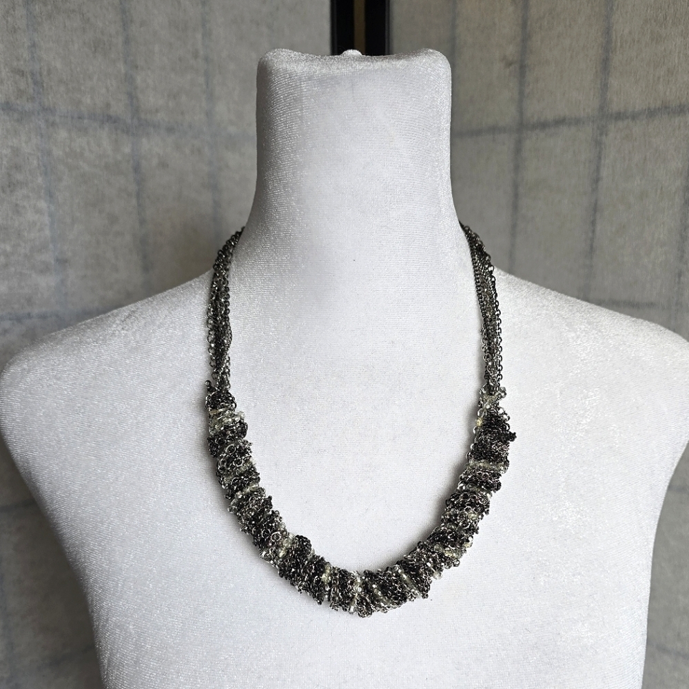 80's Twisted Chain And Rhinestone Silver Tone Necklace